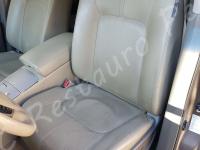 Nissan Murano  - anno 2009 - Pulizia interno in pelle e restauro pomello cambio - Panoramica del sedile guida. (PRIMA)