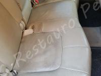 Nissan Murano  - anno 2009 - Pulizia interno in pelle e restauro pomello cambio - Particolare della seduta del divano posteriore. (PRIMA)