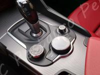 Alfa Romeo Giulia  - anno 2016 - Pulizia interno in pelle e piccolo restauro sedile guida - Dettagli del lavoro finito. 03 (PRIMA)