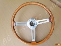 Alfa Romeo Spider Duetto 3° serie - Restauro volante in legno Hellebore - >>> - Panoramica del volante. (PRIMA)