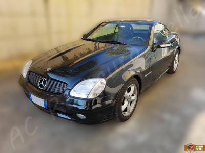 Mercedes Benz SLK 200 Kompressor - anno 2002 - Restauro completo degli interni