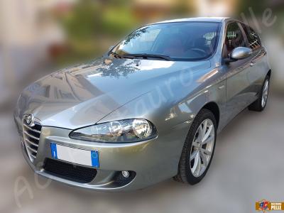 Alfa Romeo 147 - anno 2006 - Restauro volante e trattamento interno in pelle 