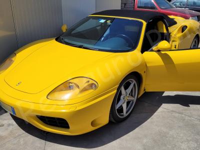 Ferrari 360 Modena spider - Restauro delle plastiche appiccicose >>>>