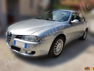 Alfa Romeo 156  - anno 2004 - Restauro volante, lavaggio interno e restauro plastiche.