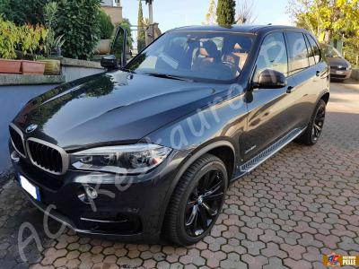 BMW X5 (F15) - anno 2015 - Pulizia interno in pelle con trattamento ammorbidente