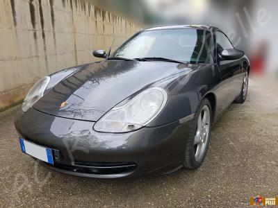 Porsche 911 Carrera 4 (996) - anno 1999 - Restauro completo dell’interno in pelle e della radica