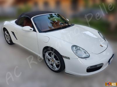 Porsche Boxster (987) - anno 2007 - Pulizia interno in pelle e restauro plastiche